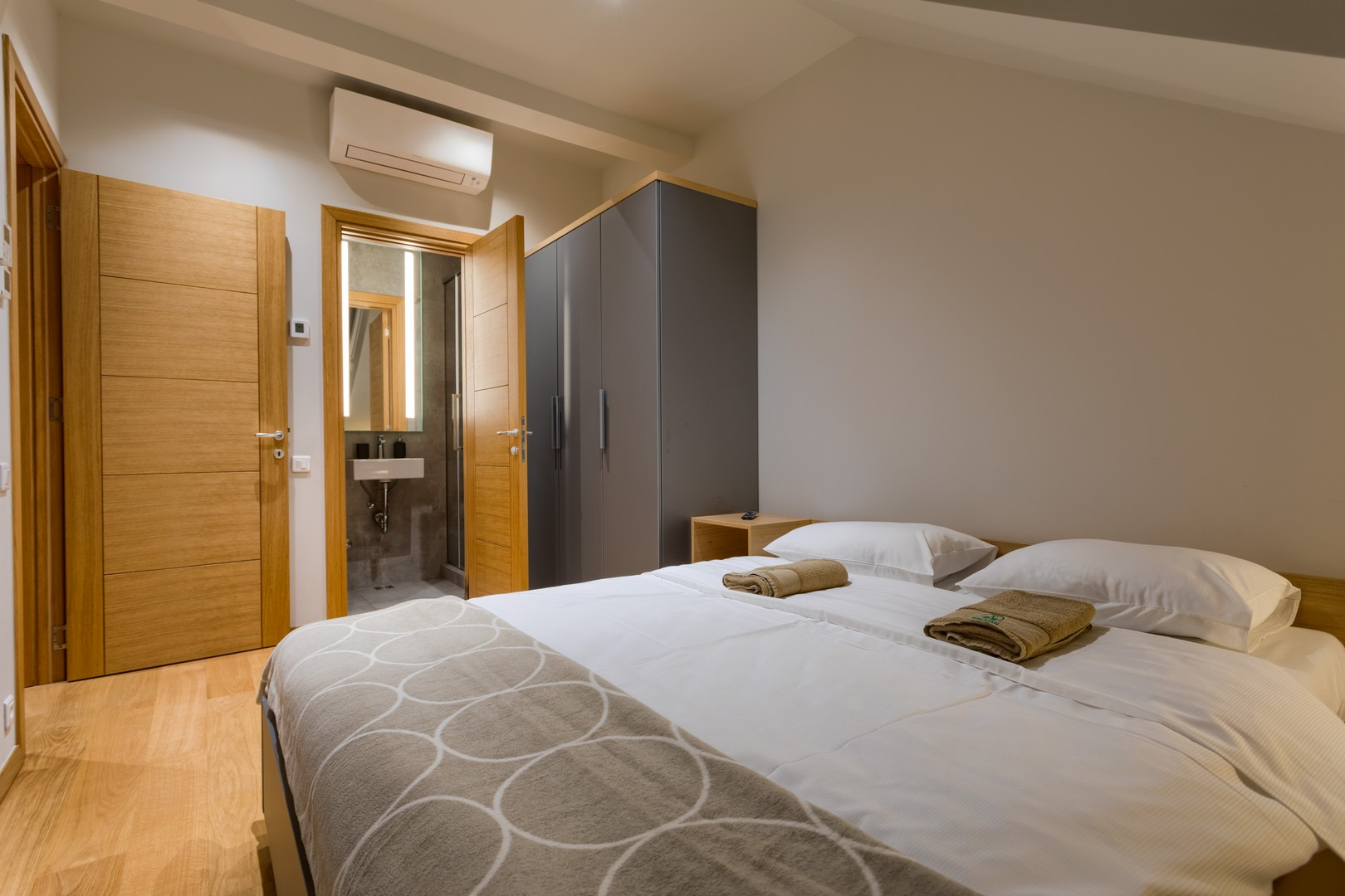 Premium  Penthouse apartman L25 sa dve spavaće sobe